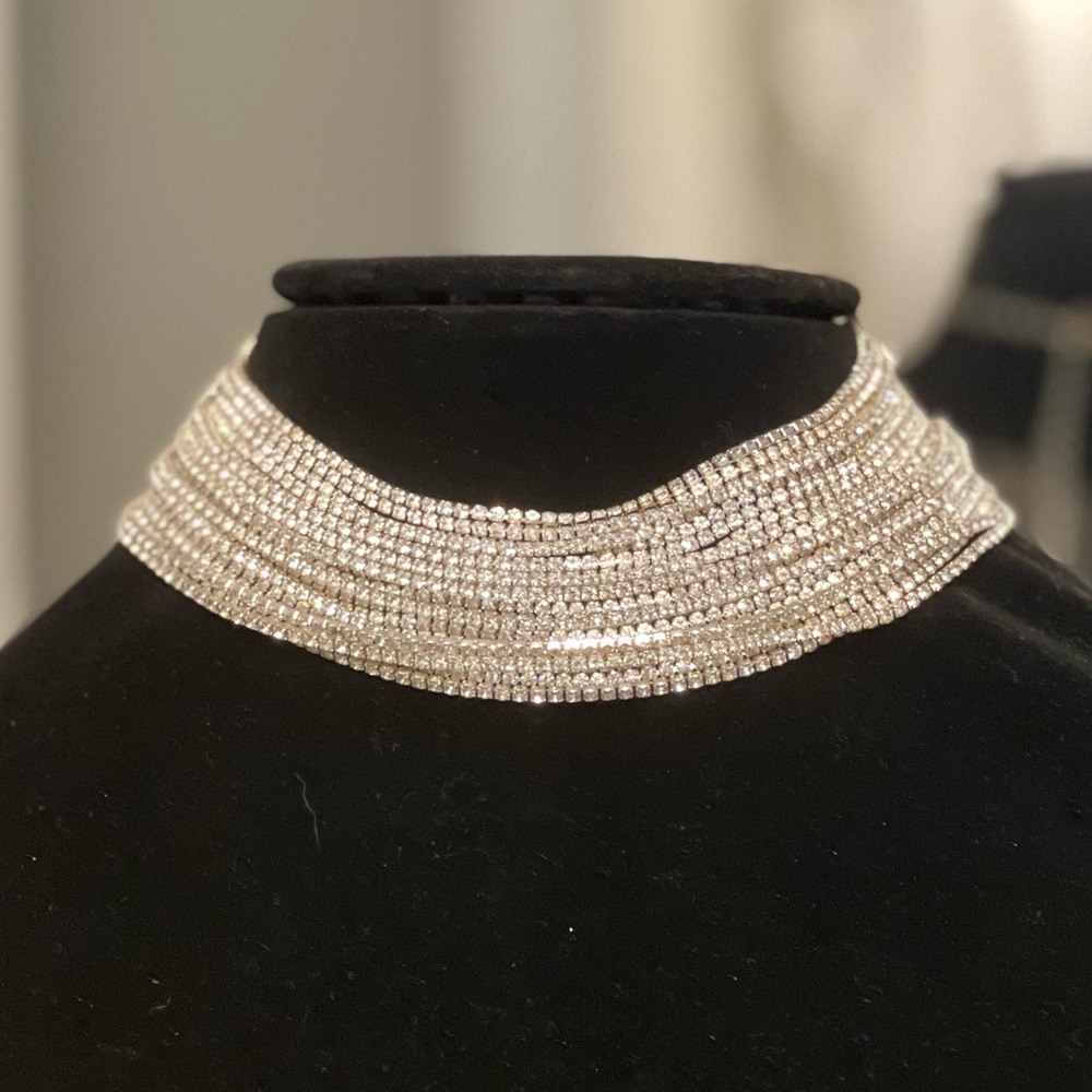 Elegant Silver Choker Necklace